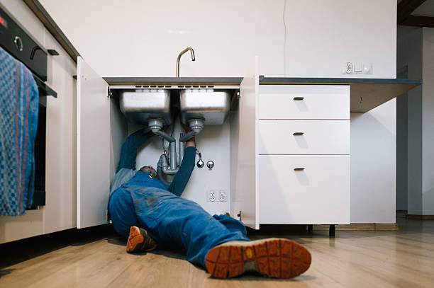 Professional Leak Detection technician working in Mulberry, FL
